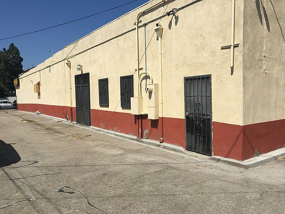 3rd image of 8312 S Broadway