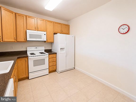4th image of 5910 Great Star Dr Unit 304