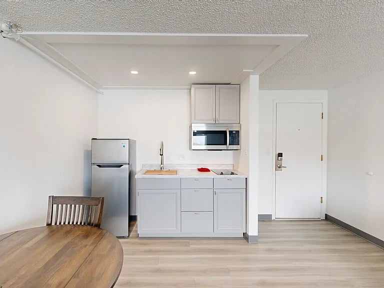 Kodiak Apartments — Photo 11