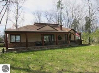 6225 Crystal Beach Rd NW, Rapid City, MI 49676