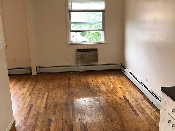 2nd image of 2542 Parsons Blvd Floor 3