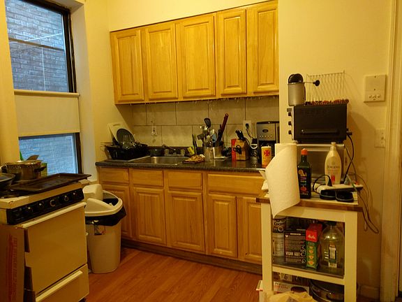 3rd image of 606 Flatbush Ave APT 1A
