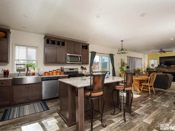 1252 Knights Ln, Gardnerville, NV 89410
