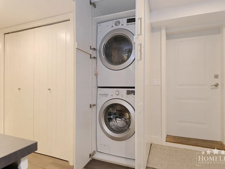 297 172a St #BASEMENT — Photo 11