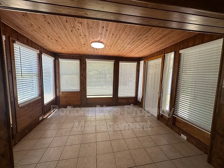 4453 Oakmont Cir — Photo 12