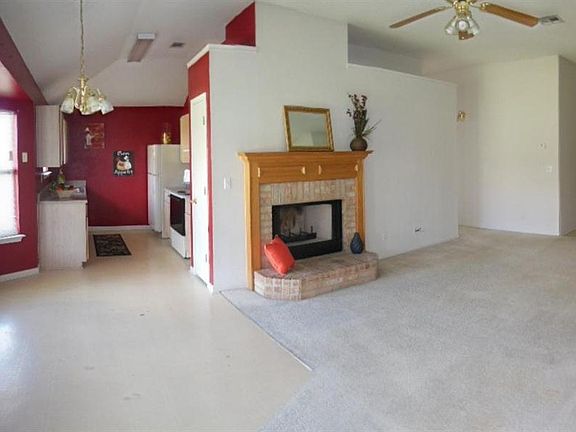 3rd image of 3101 Levy Ln