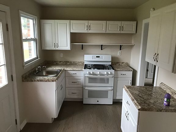 5th image of 915 Darren Dr