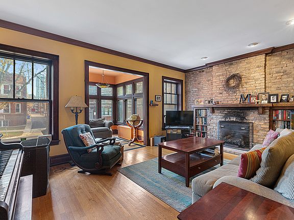 2nd image of 6410 N Glenwood Ave #1S