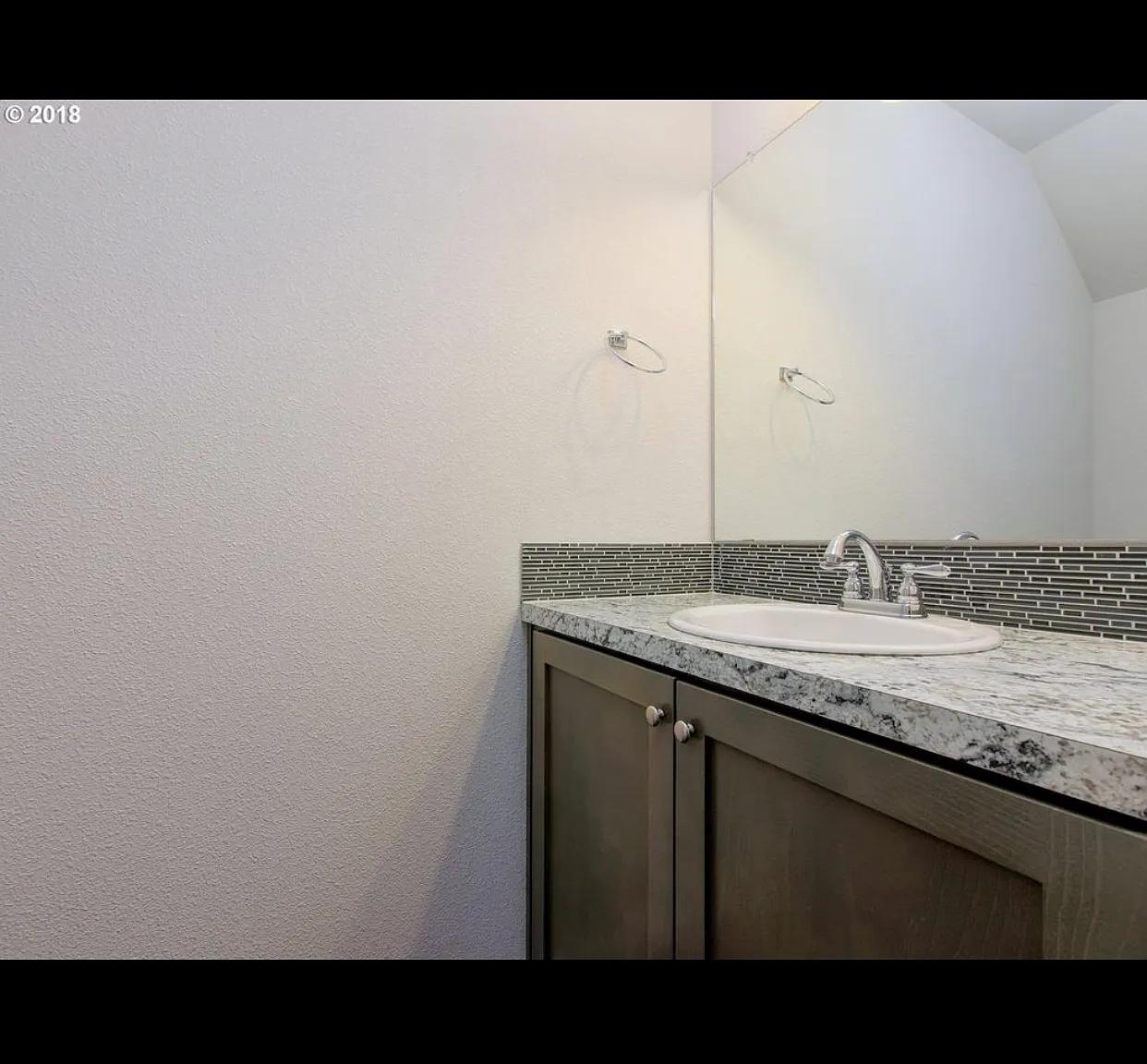 3 bed, 2.5 bath, 1749 sqft, $2,300 — Photo 3