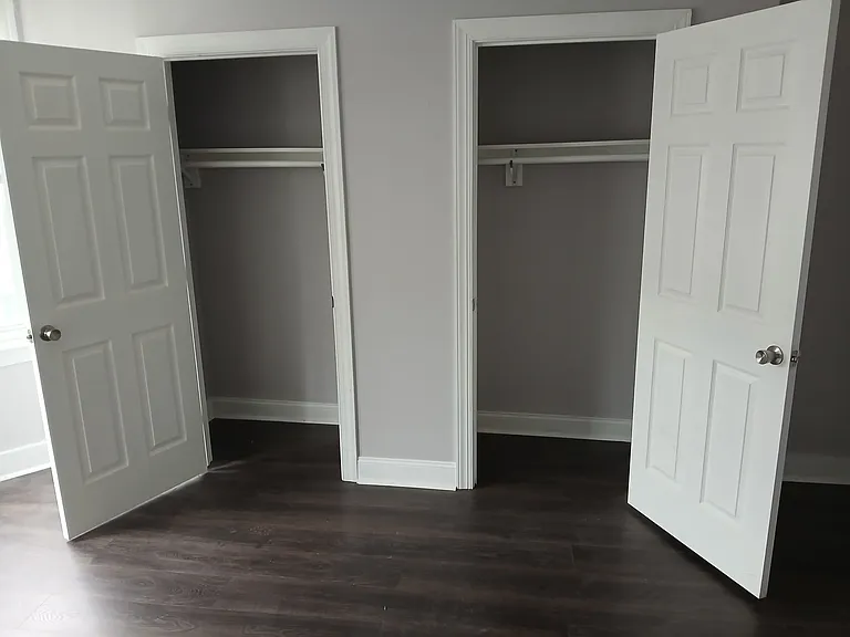 1332 N Hobart St — Photo 16