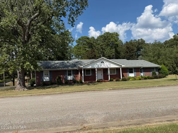 210 W 6th St, Henderson, TN 38340