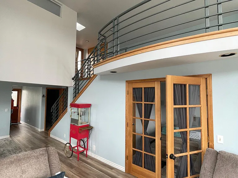 110 N 1st St — Photo 6