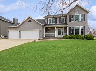 7604 Thorndale Dr NE, Cedar Rapids, IA 52402