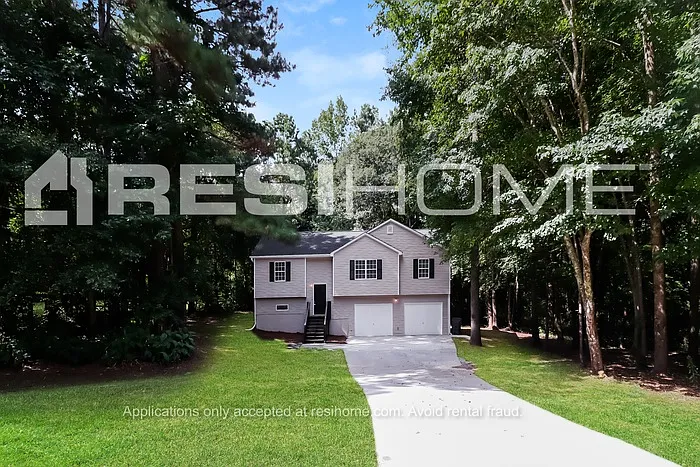 3 bed, 2.0 bath, 1302 sqft, $1,695 — Photo 1