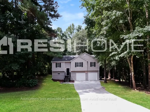 140 Country Cottage Cir, Carrollton, GA 30116