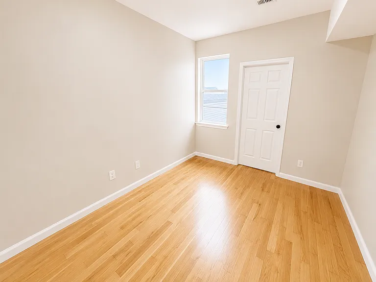 137 Pennsylvania Ave #3 — Photo 8