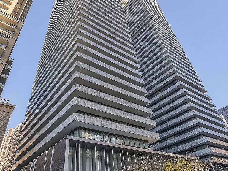 42 Charles St E #1702 — Photo 31