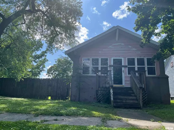 628 S Elm St, Centralia, IL 62801