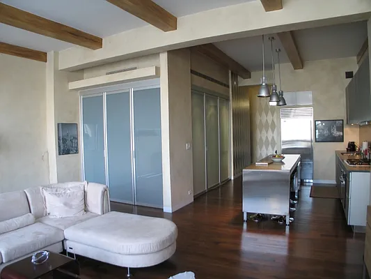 Sold by Flat Iron Real Estate | media 18