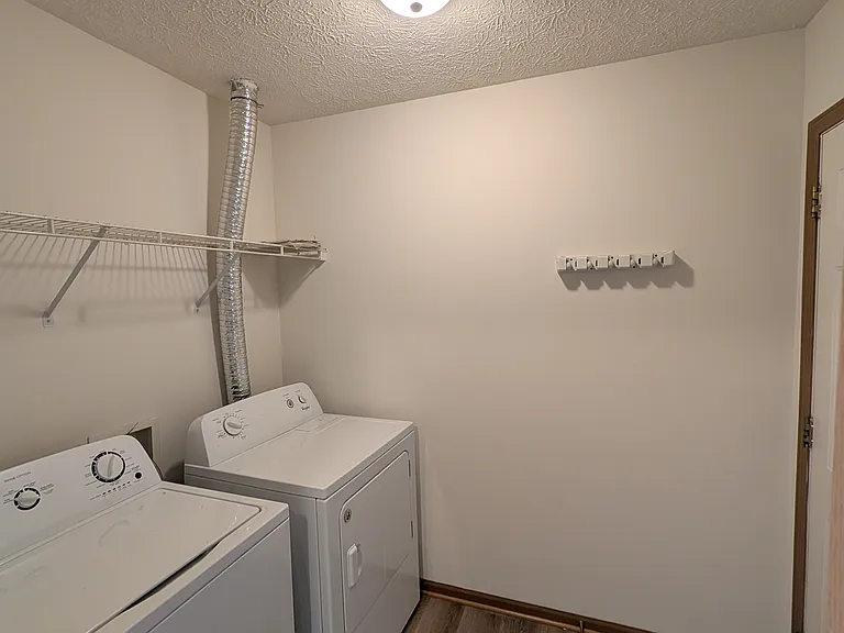 90 Phillips Ct — Photo 19