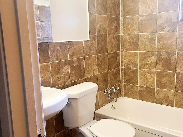 Leesburg Lane Apartments LLC — Photo 10