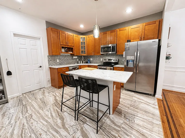 5119 Locust St — Photo 10