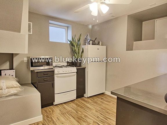 5th image of 225 S Hamilton St #B