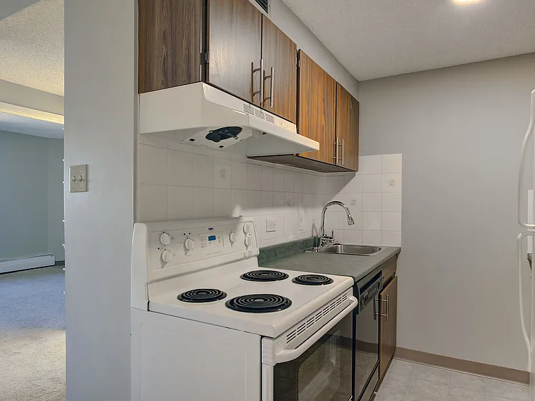 330 25th Ave SW — Photo 49