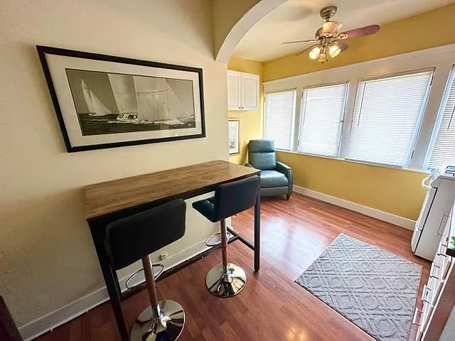 2121 Colby Ave #4 — Photo 3