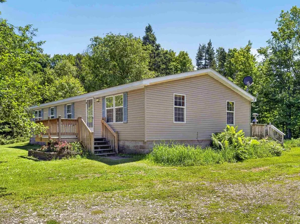 146 E State Highway M94, Skandia, MI 49885