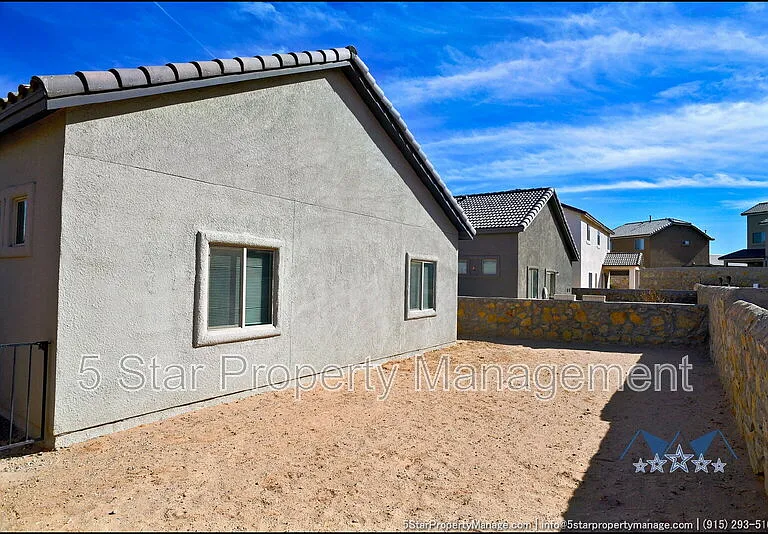 781 Croxdale St — Photo 42