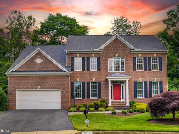 7957 Robarge Ct, Dunn Loring, VA 22027