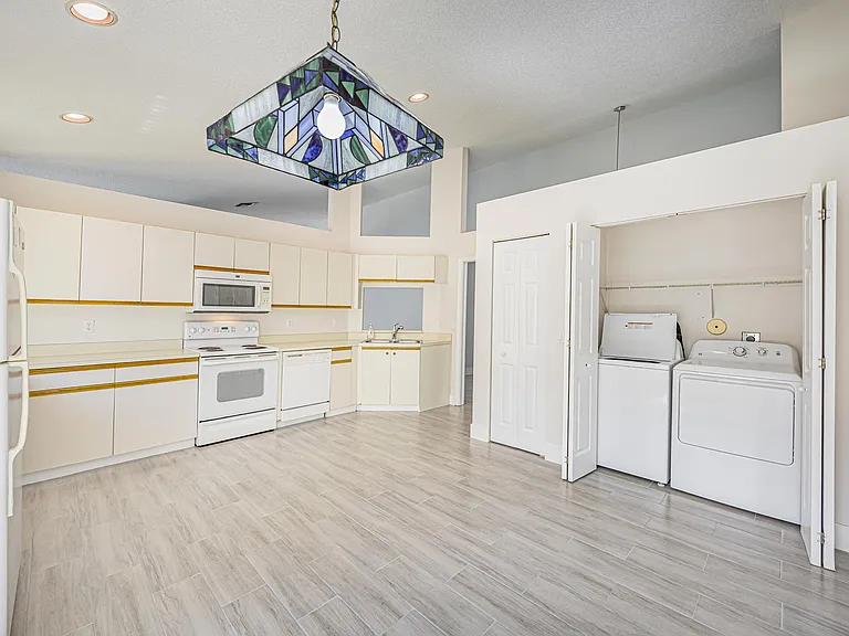 5148 Rosen Blvd — Photo 17