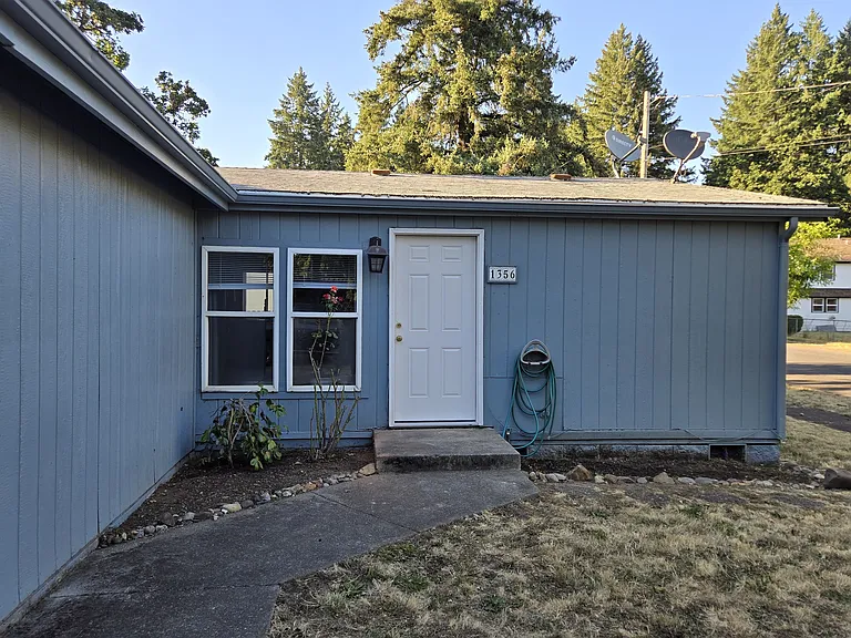 1356 Elm St — Photo 2