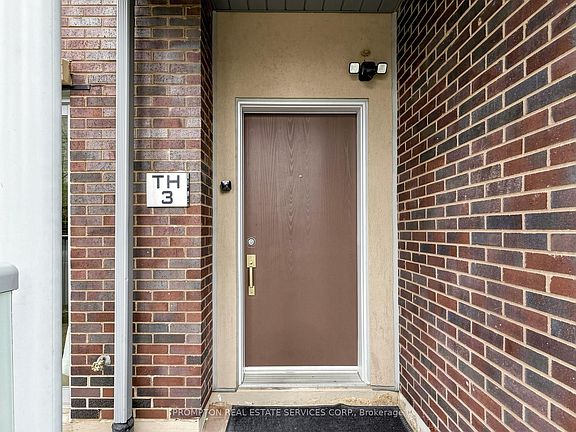 5th image of 330 Village Green Sq #3