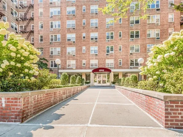 4 Sadore Ln, Yonkers, NY