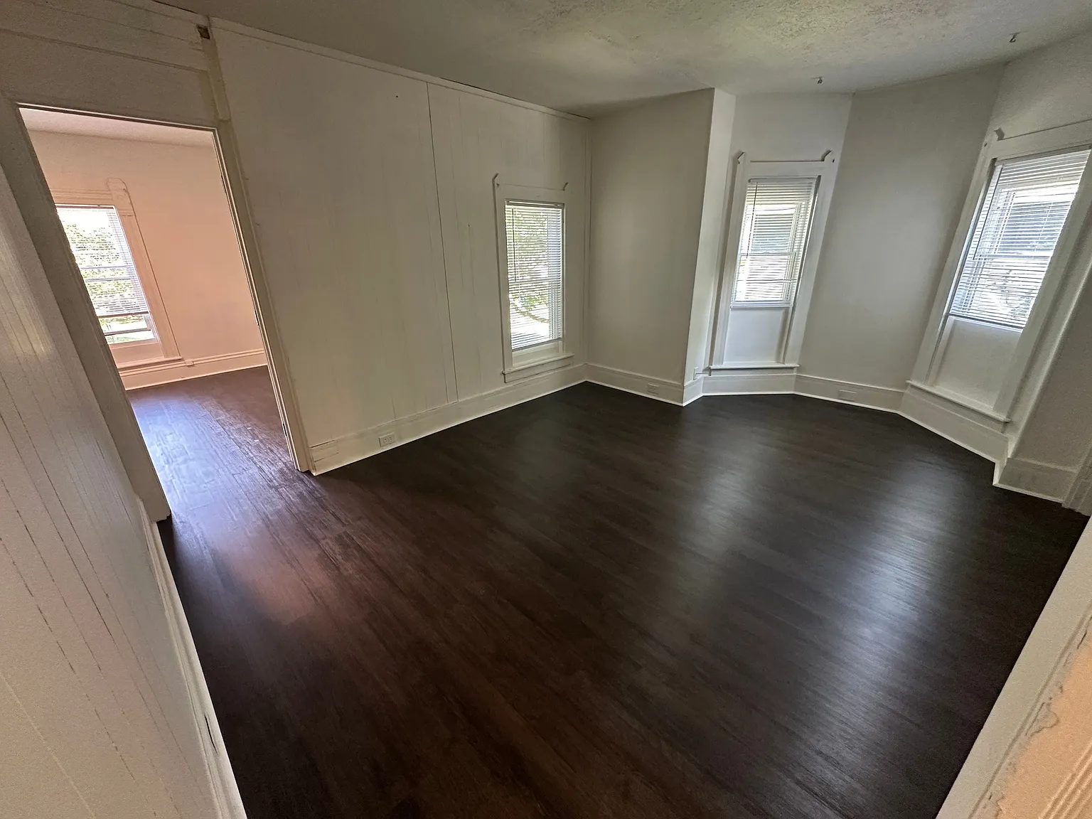 2 bed, 1.0 bath, 1050 sqft, $1,300 — Photo 3