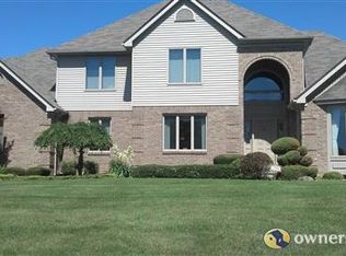 1399 Highland Meadows Dr, Flint, MI 48532