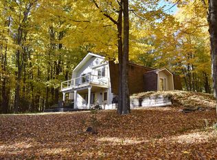 812 Point Rd, Willsboro, NY 12996