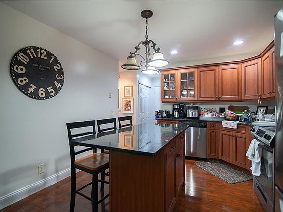 5th image of 400 Narragansett Pkwy APT Sb11