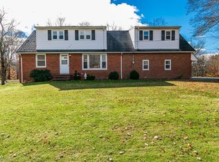 8559 Carmichael Dr, Chesterland, OH 44026