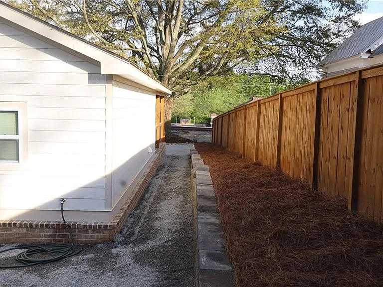 5120 Railroad Ave — Photo 22