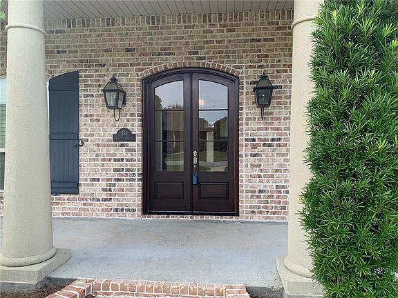 2nd image of 353 Chateau Sonesta