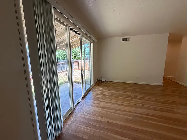 10495 Malaga Way — Photo 21