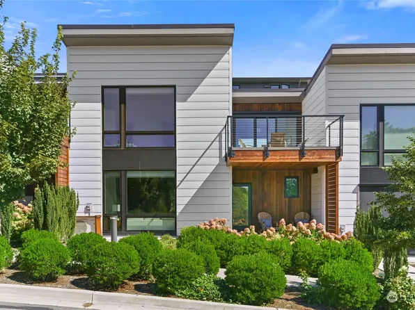 227 Ebi Lane NE, Bainbridge Island, WA 98110