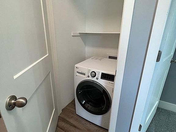 5th image of 835 W Lake St Unit 22