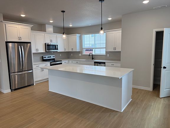 4th image of 3486 SE Brookwood Ave #15