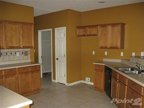 MADISON WOODS interior after trashout D (Small)