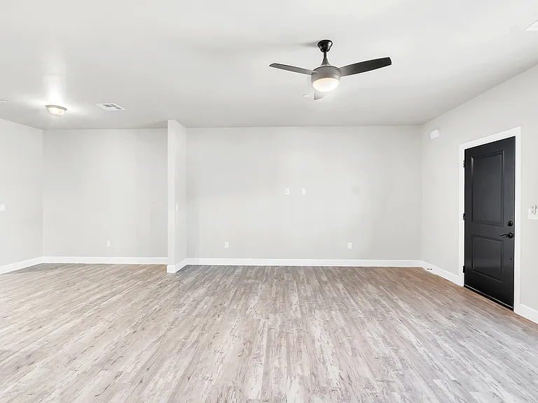 617 E Pams Dr #G — Photo 4