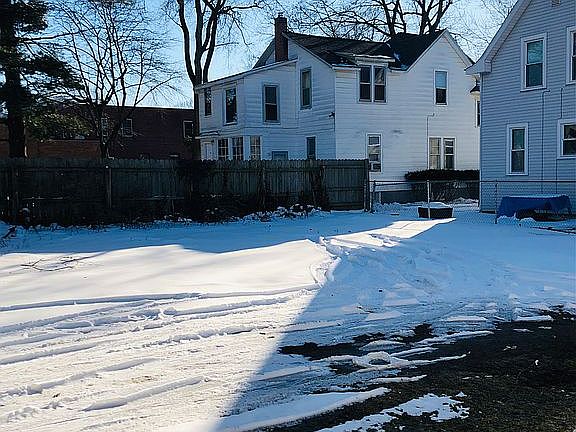 4th image of 1010 Washington Ave